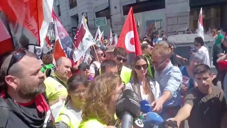 Los manifestantes de la huelga general centran sus protestas en pedir la dimisión de Mazón