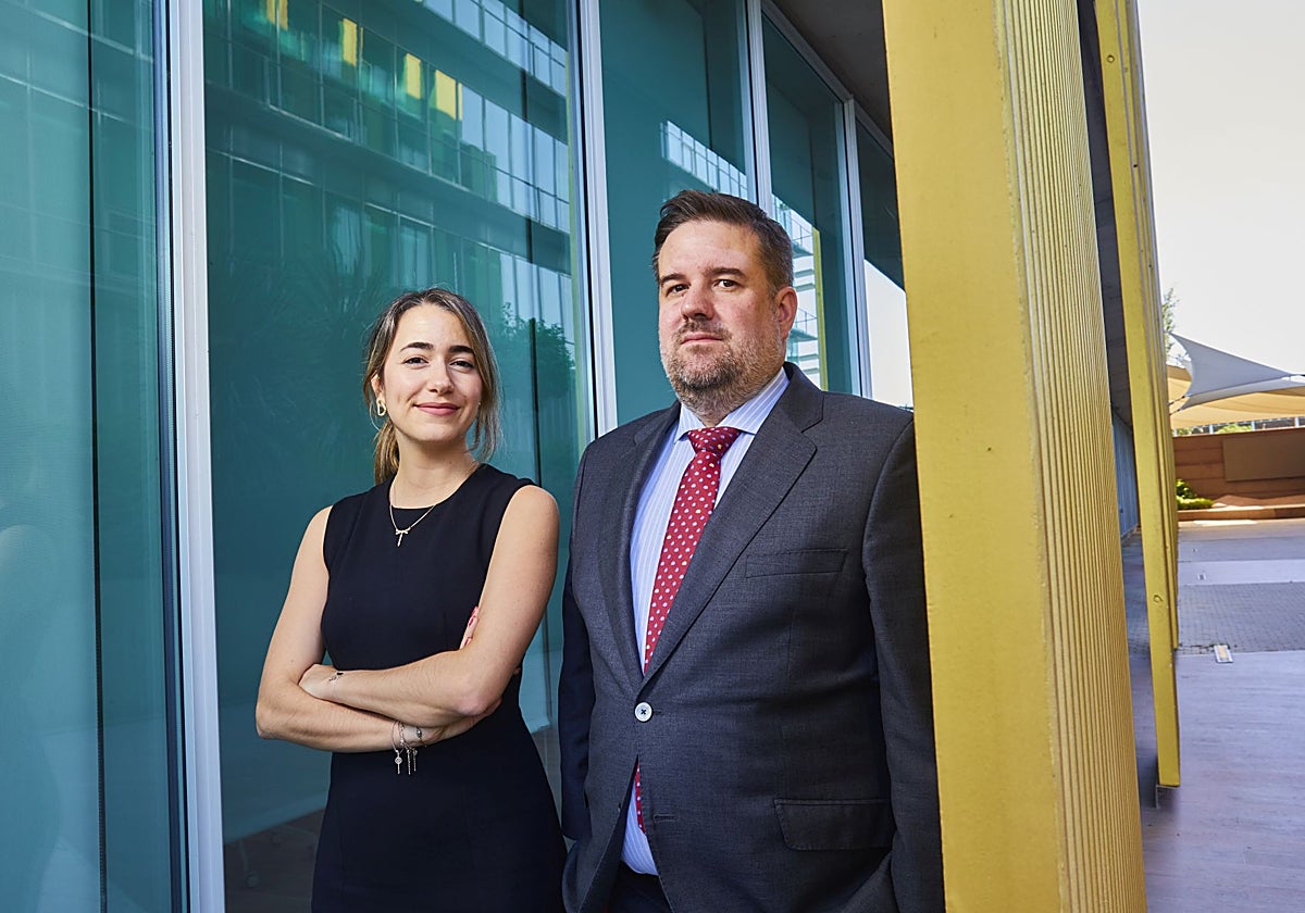 Los abogados de Statera Legal que capitanean la causa, Clara Vidal e Ibor Fernandes