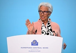 El BCE acomete su octava bajada de tipos en un año y deja el precio del dinero en el 2%