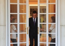 La corte infinita del Gobierno de Sánchez: suma 207 altos cargos y 574 asesores más que el último gabinete Rajoy