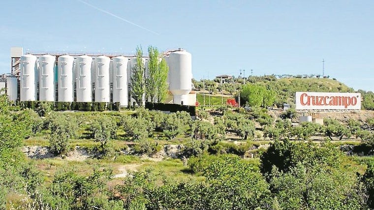 La planta de Heineken en Jaén, que utiliza la biomasa para evitar la emisión de más de 2.500 toneladas CO2e al año