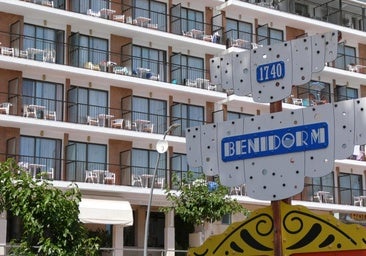 Los pisos turísticos se lanzan en tromba a los Registros de la Propiedad en la recta final para obtener el código del Gobierno para Airbnb