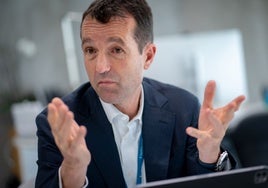 Ángel Escribano refuerza el control de Indra sobre Minsait y el área internacional