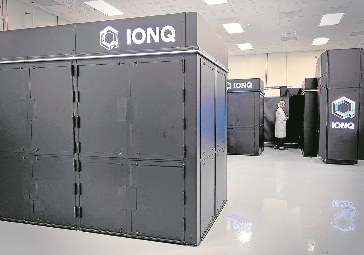 Con 10.000 millones de valoración bursátil, IonQ es una de las empresas más grandes del sector y, según los expertos, sigue ofreciendo un potencial atractivo