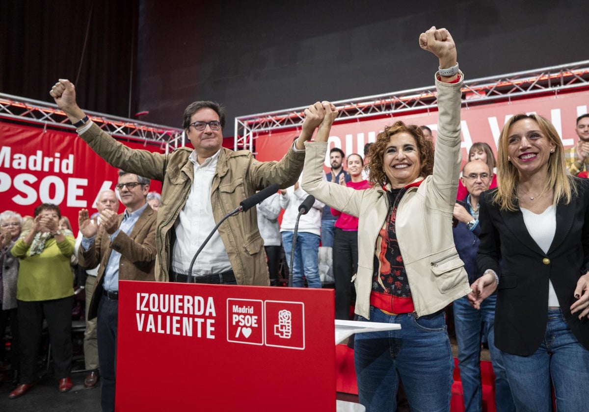 Los ministros Óscar López y María Jesús Montero en un acto del PSOE