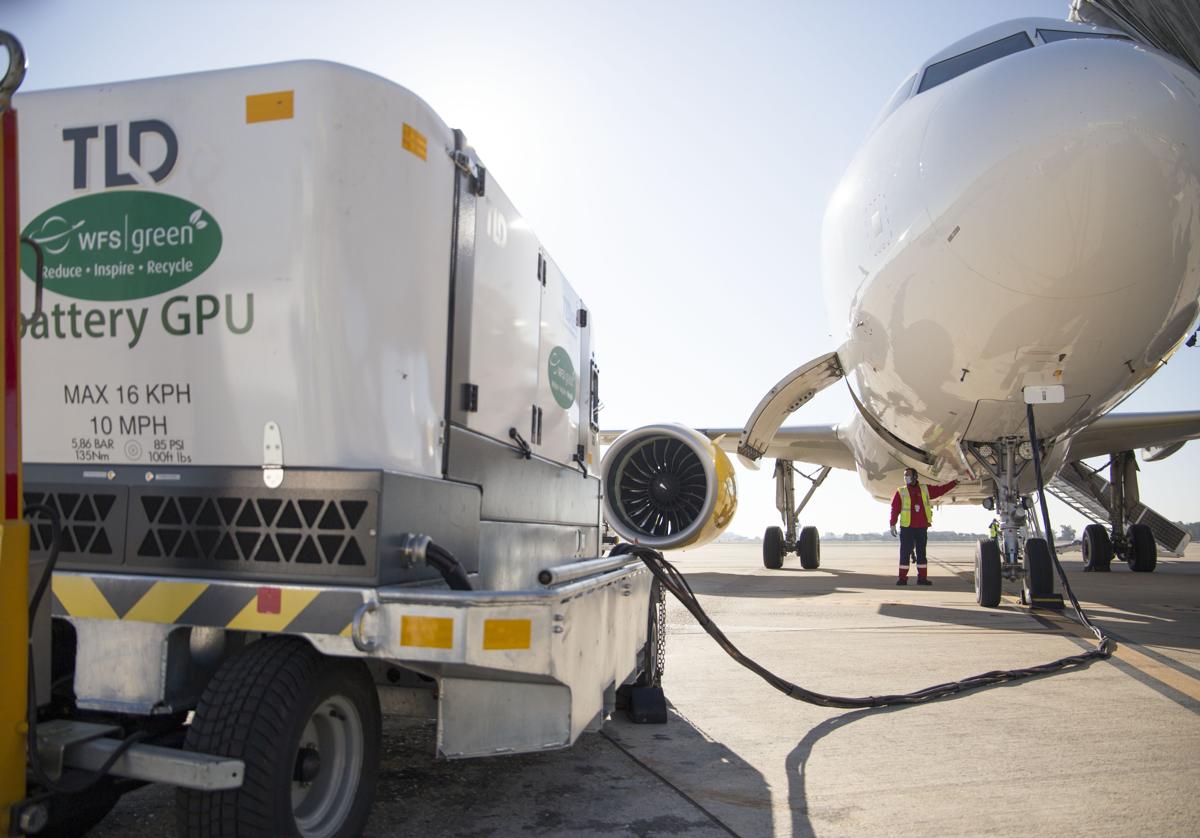 Repostaje del primer vuelo verde operado con SAF de Vueling, en 2021