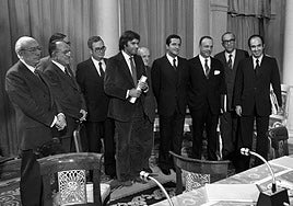 Pactos de la Moncloa para salir de la crisis y asentar la democracia