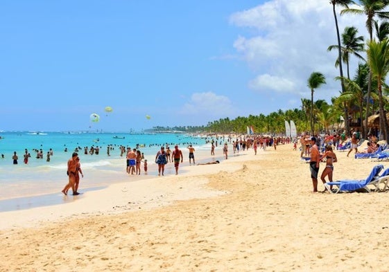 Fuga de turismo nacional al extranjero por los altos precios de los alojamientos
