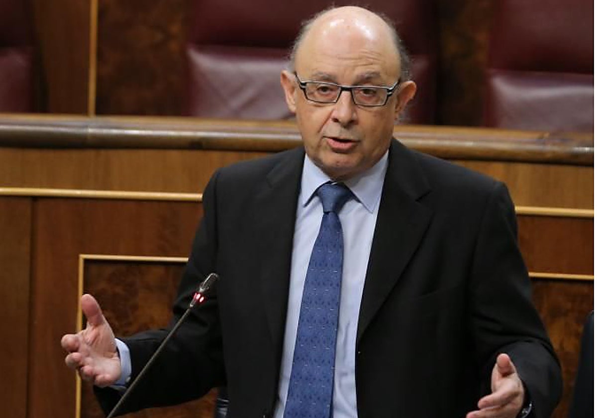 Espionaje tributario y gobierno de consultoras