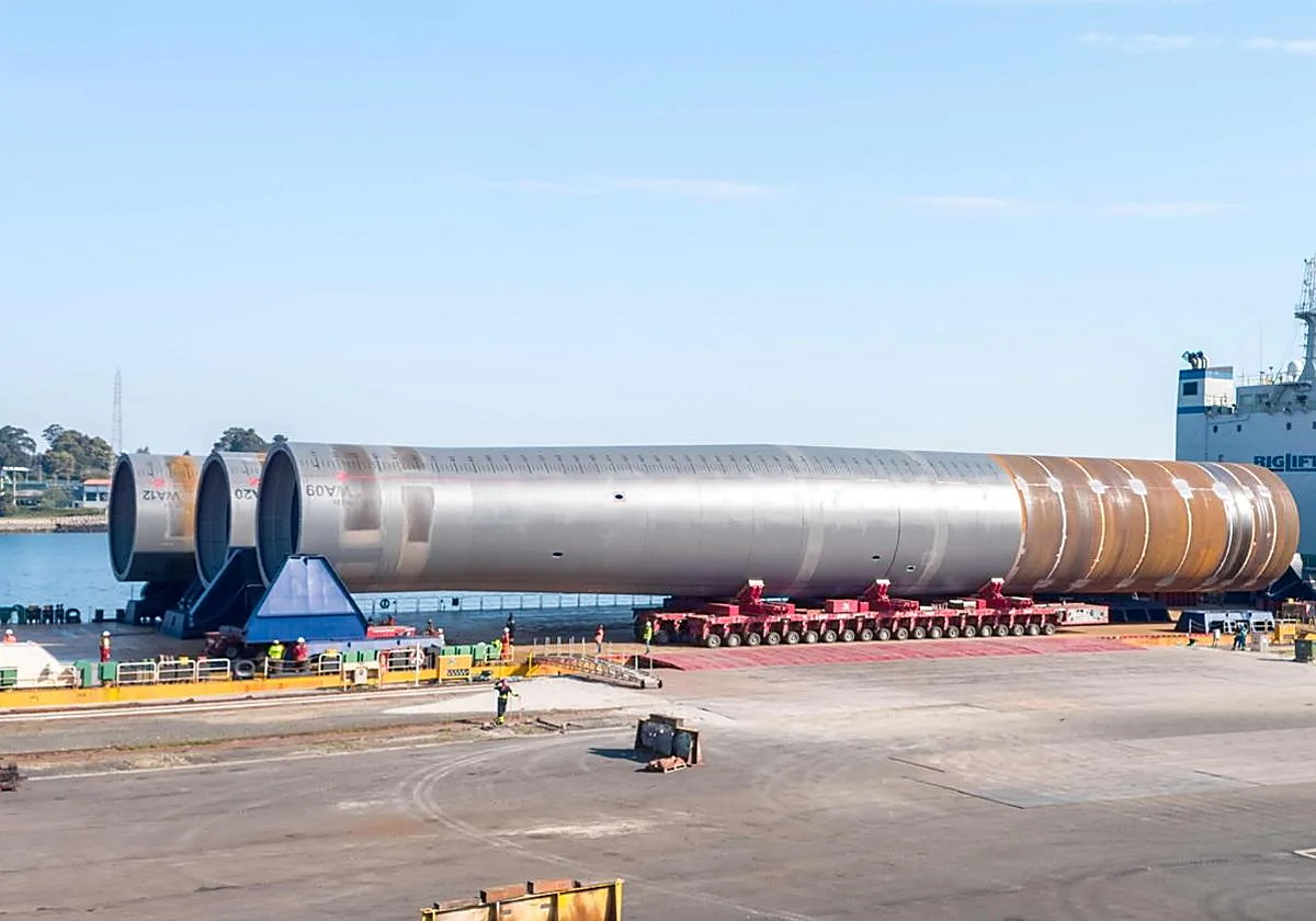 Los monopilotes miden hasta 84 metros de longitud y tienen diez metros de diámetro