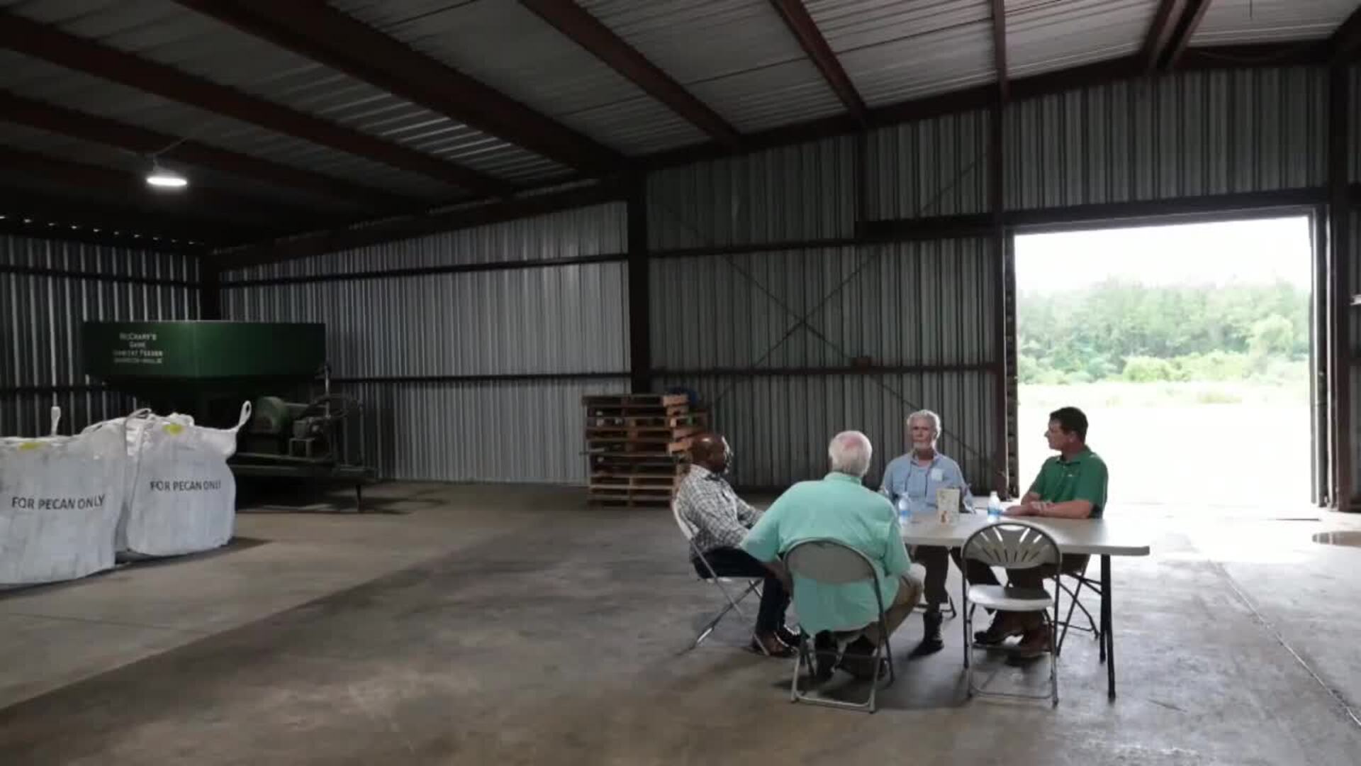 El senador estadounidense Raphael Warnock analiza impacto de los aranceles en agricultores de Georgia