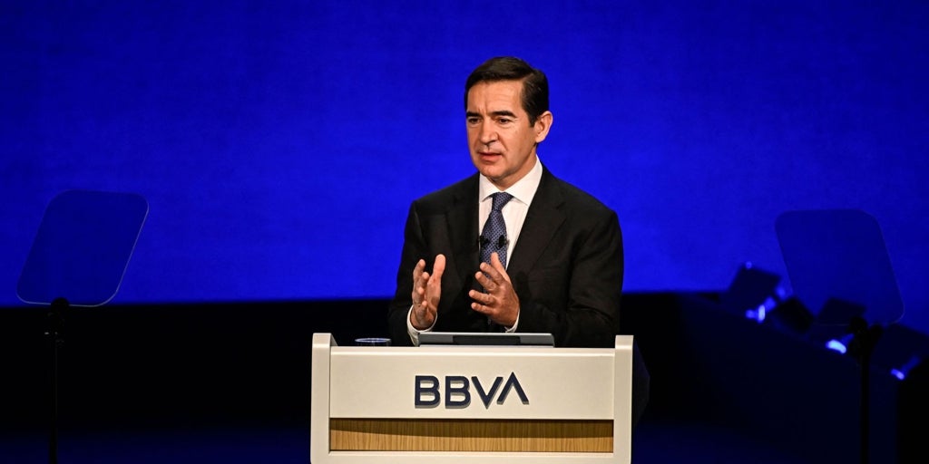 El BBVA inicia una gira para vender su opa en los grandes feudos de accionistas del Sabadell