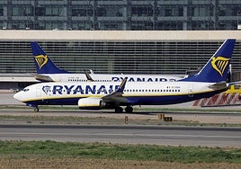 Cuánto dinero cobra un piloto de Ryanair en 2025: sueldo base y complementos