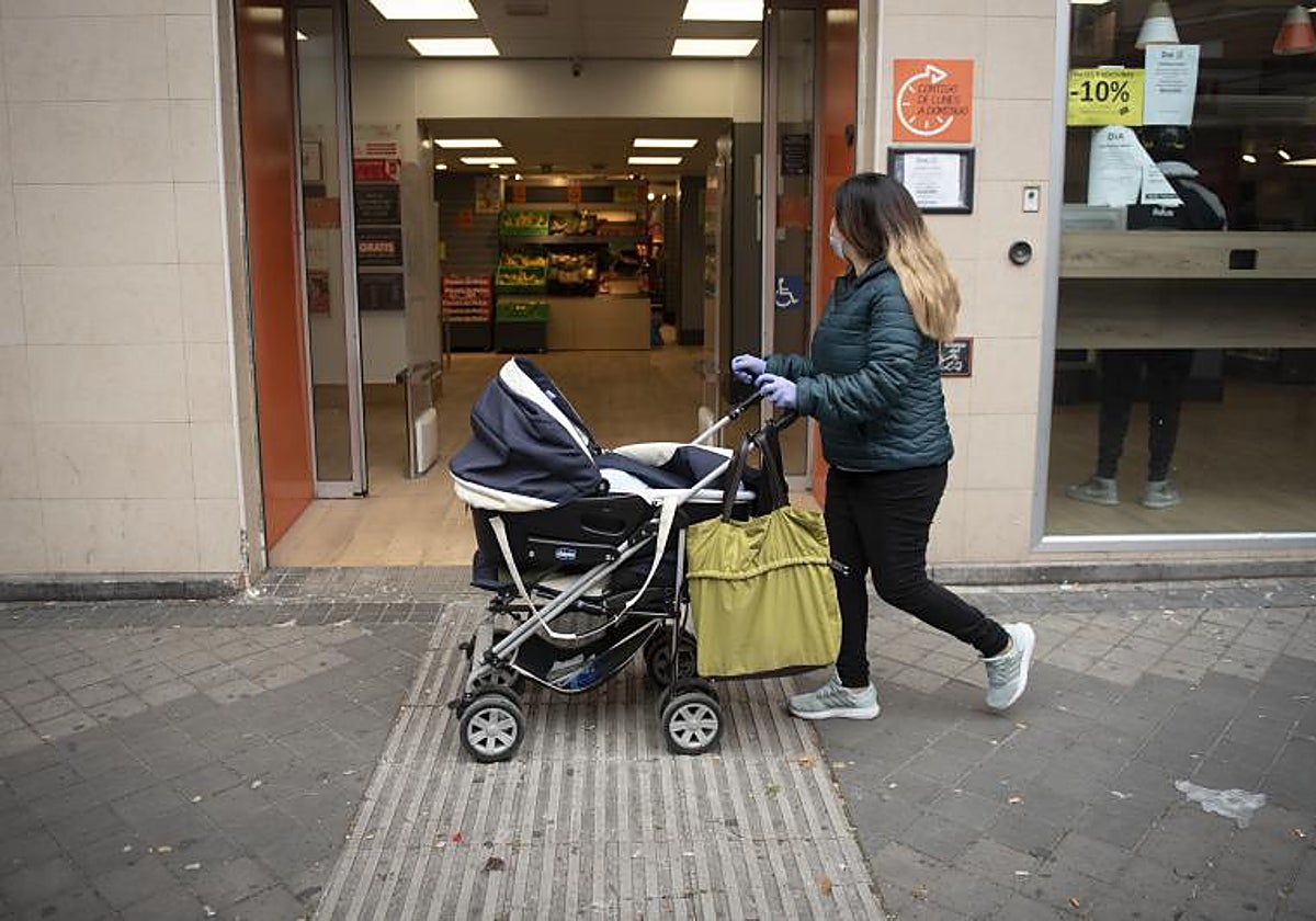 El 85% de las excedencias para cuidar de los hijos son de mujeres