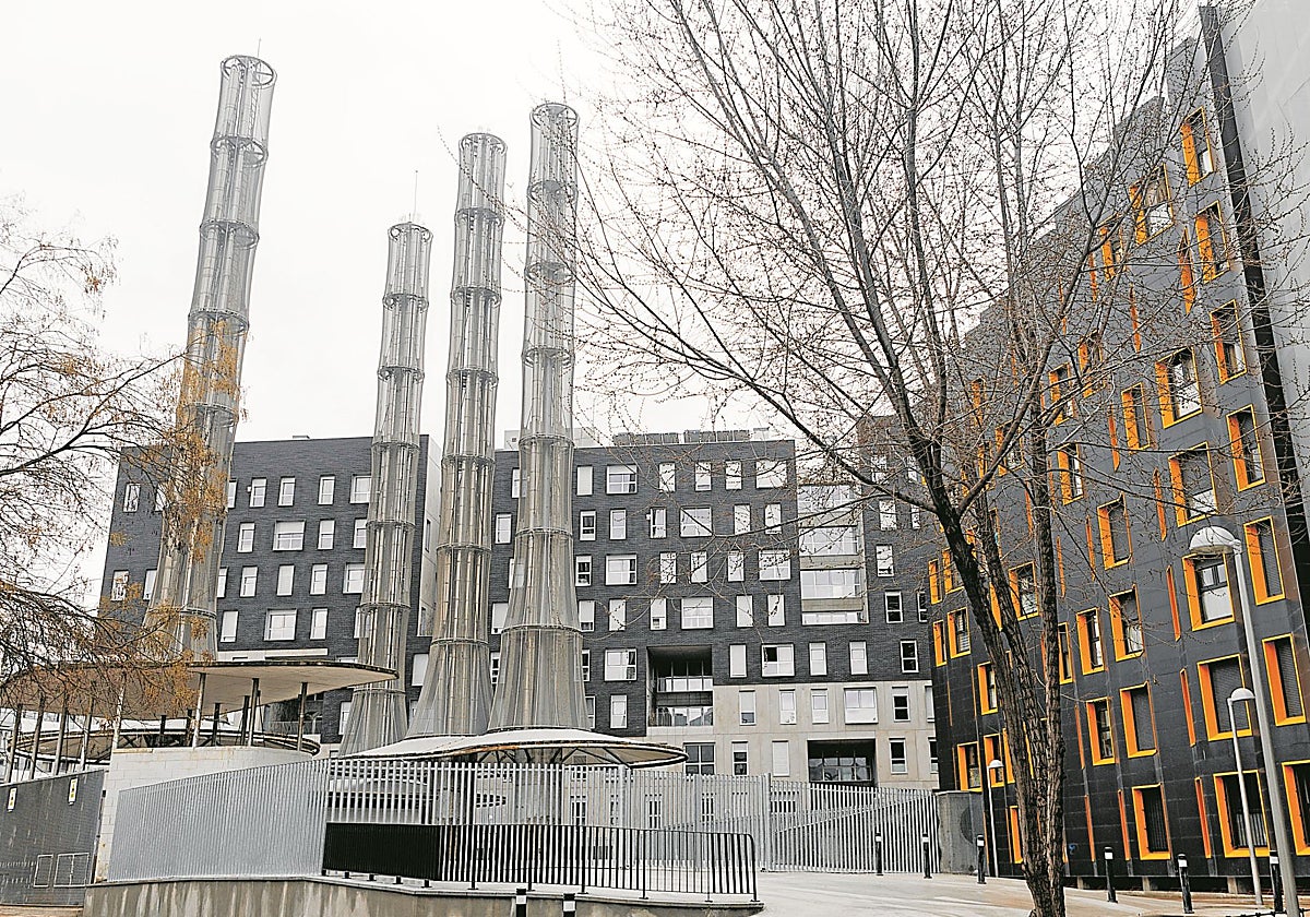 Central térmica del barrio de San Diego, en el distrito Puente de Vallecas de Madrid. Proporciona agua caliente y calefacción a unas 1.200 viviendas
