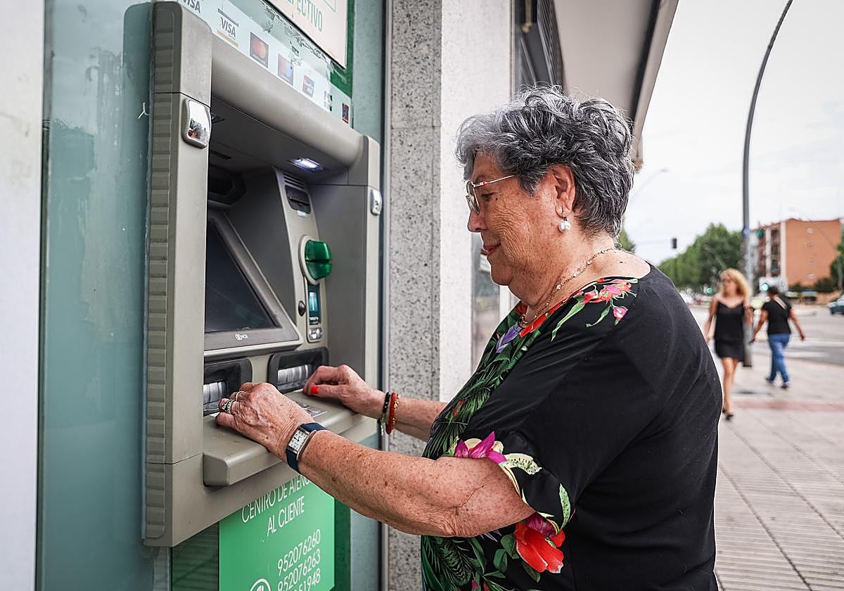 Cuándo se cobran las pensiones en septiembre: fecha en Caixabank, Santander, ING, BBVA y resto de bancos