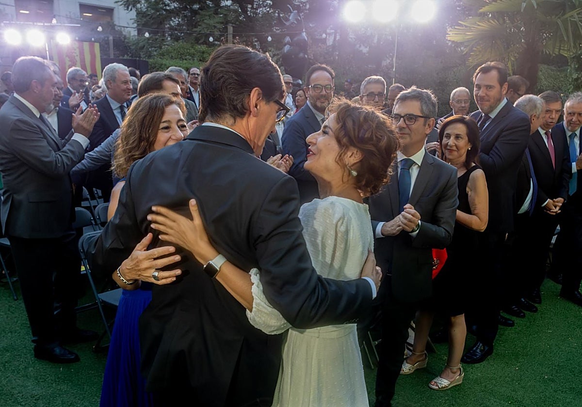 Salvador Illa con la ministra María Jesús Montero, durante la pasada Diada catalana