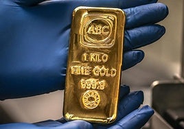 El oro supera los 4.000 dólares la onza por primera vez en la historia aupado por el cierre del Gobierno en EE.UU.
