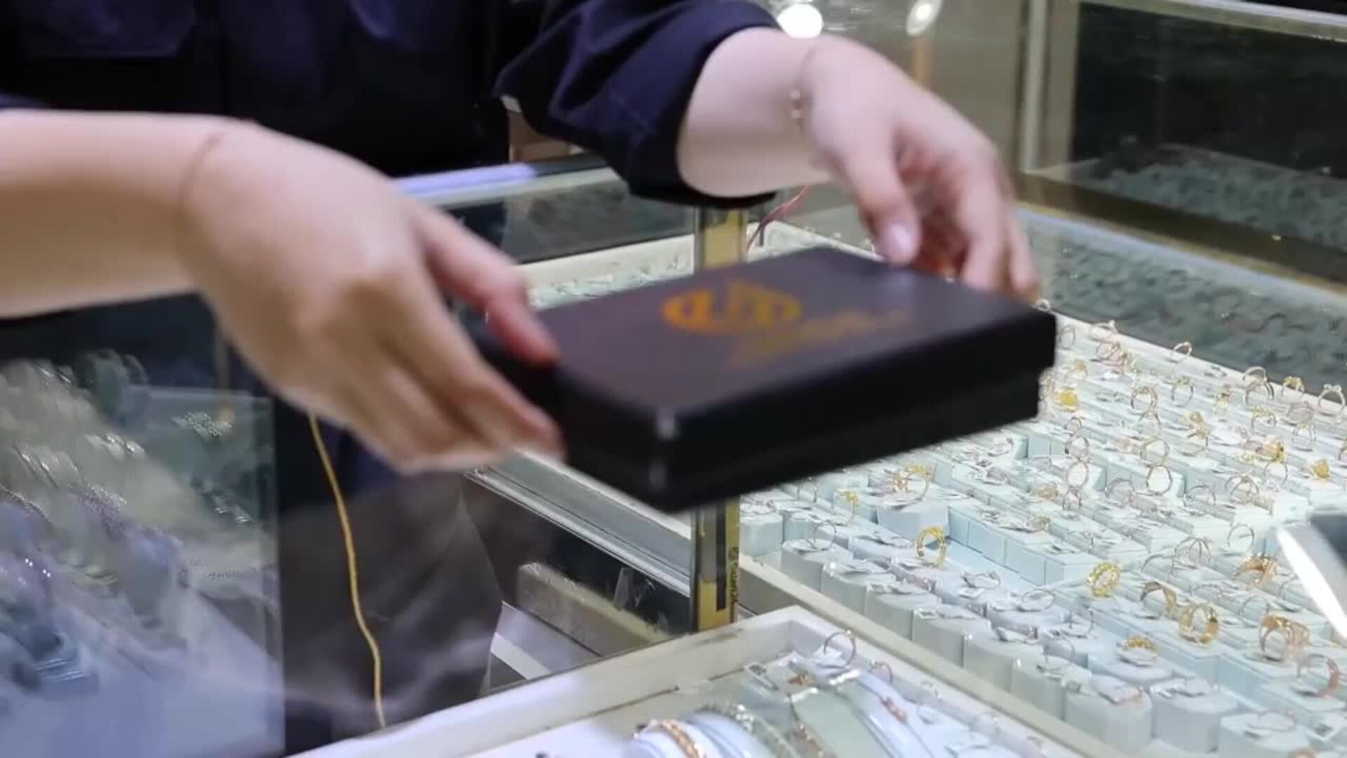 El precio del oro continúa subiendo y logra nuevo récord cerca de los 4 ...