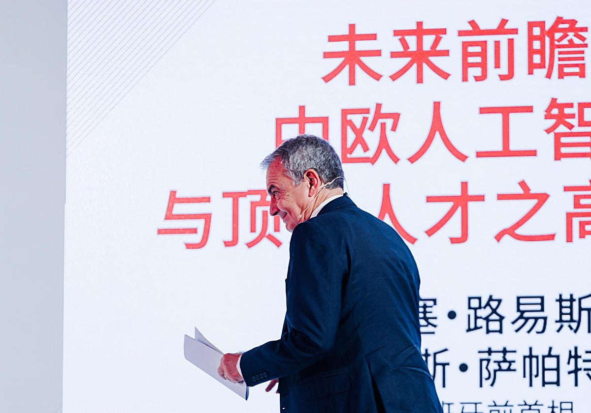 El expresidente del Gobierno José Luis Rodríguez Zapatero participó en el encuentro 'China-Europe Talent Forum', organizado por el Grupo Adecco y la Beijing Talent Work Bureau