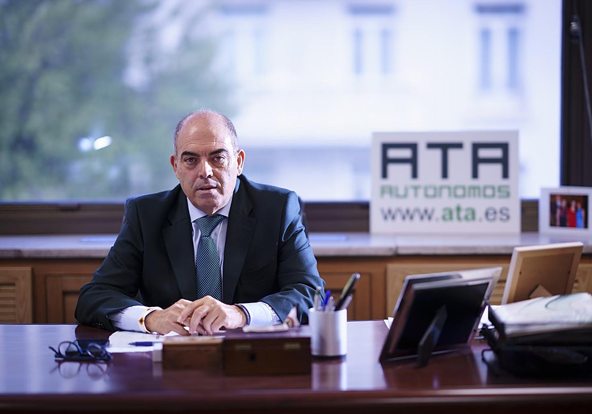 Lorenzo Amor en un momento de la entrevista con ABC