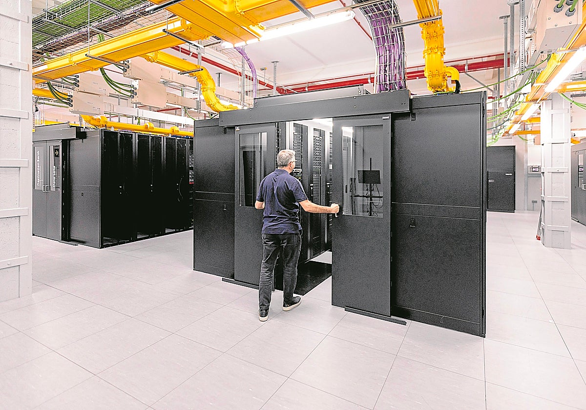 Un reto de los centros de datos (en la imagen, instalaciones de Adam en Barcelona) es minimizar su impacto, ya que son muy intensivos en consumo de energía