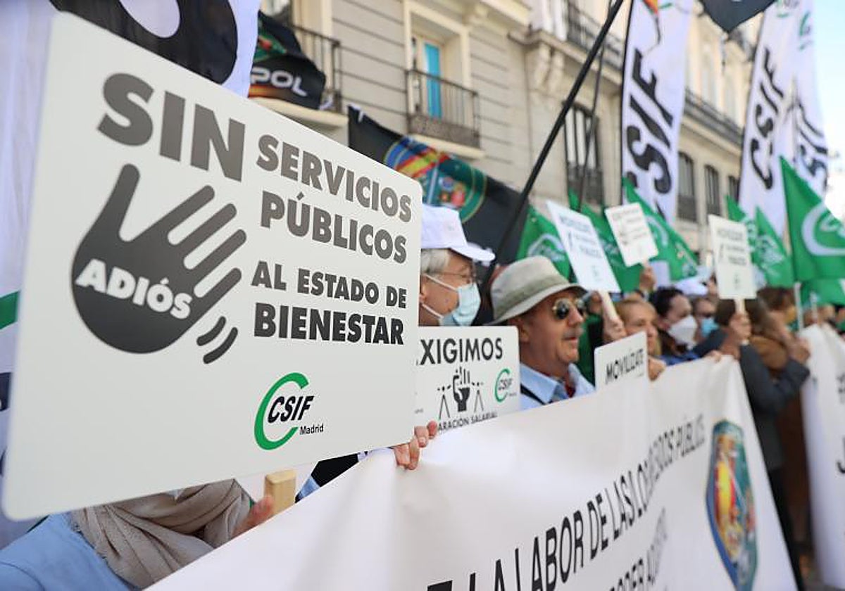 El Gobierno ofrece a los funcionarios negociar un plan de choque para ...