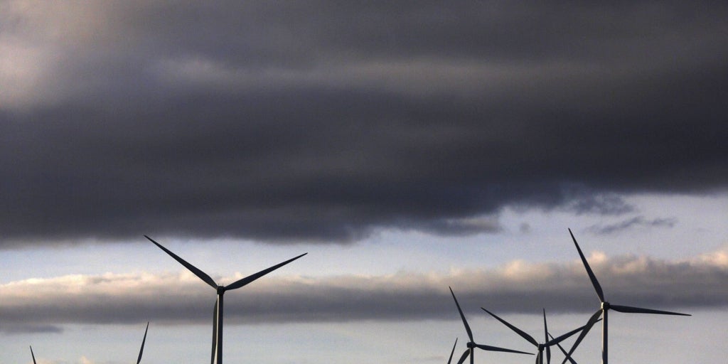 Las empresas afectadas por impagos de renovables buscan bienes en EE.UU. para pedir su embargo