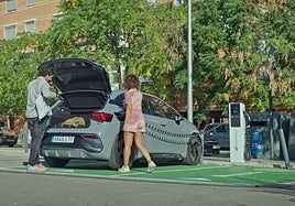 Las gasolineras deberán instalar puntos de recarga sin tener asegurado el acceso a la red