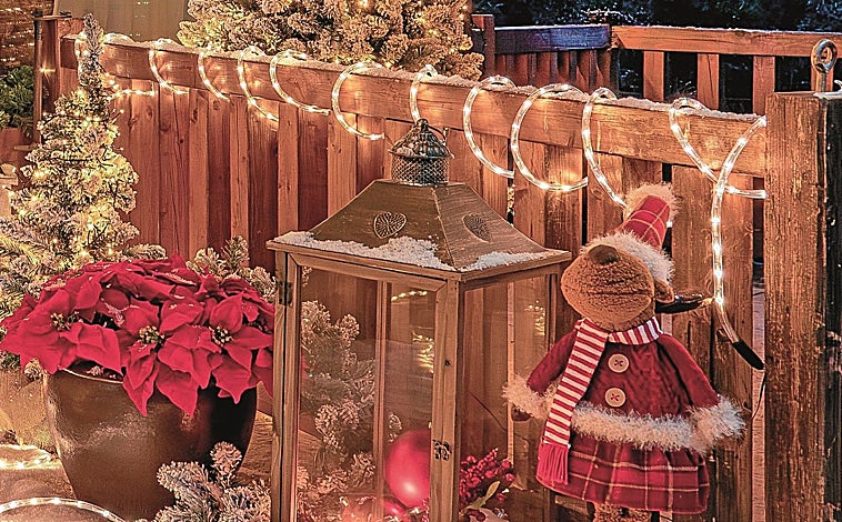 Imagen principal - Tendencias navideñas 2025: tradición y modernidad en cada hogar