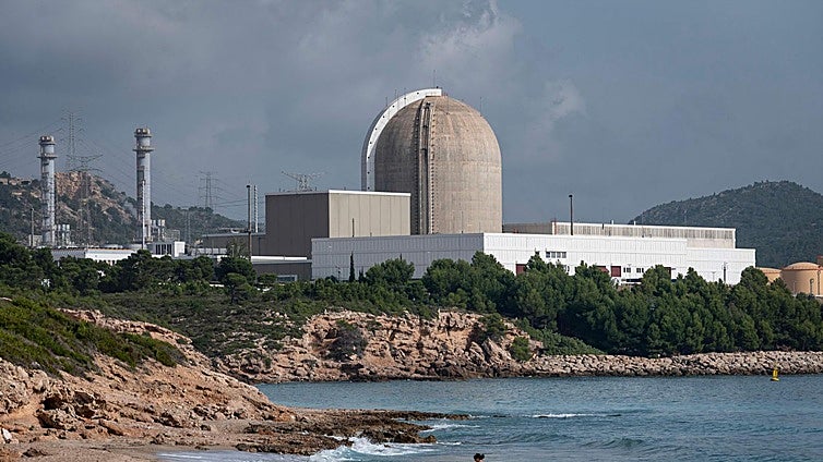 El pacto Moncloa-Junts para salvar la nuclear catalana sigue vivo