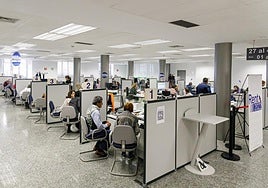 El Gobierno ofrece a los funcionarios un alza salarial del 2,5% este año y pagarlo en diciembre