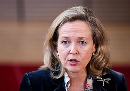 Bruselas valida las revisiones del PIB del INE y obvia las posibles injerencias de Calviño