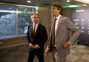 García Andrés, secretario de Estado de Economía (derecha), con Héctor Flórez, presidente de Deloitte España