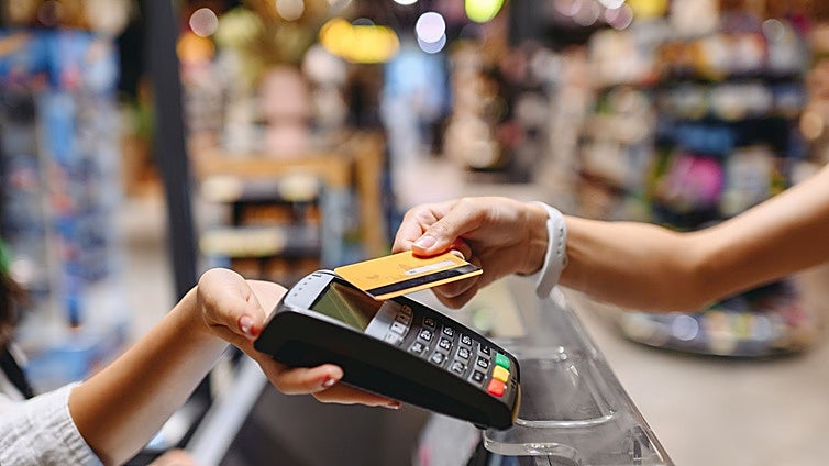 Economía ultima límites a los intereses que se pueden cobrar en créditos al consumo y tarjetas