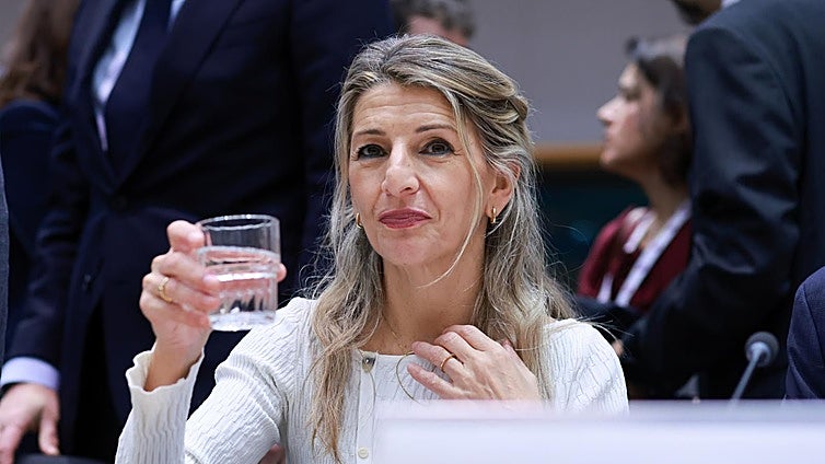 Yolanda Díaz aparta a la CEOE y negociará solo con los sindicatos los permisos por fallecimiento