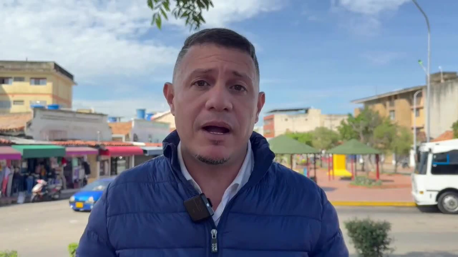 Pasajeros improvisan rutas por tierra y líneas locales por la crisis de vuelos en Venezuela