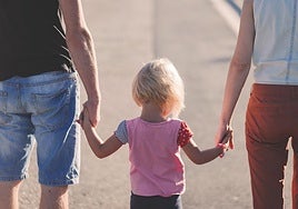 El nuevo permiso para los padres y madres en España para el cuidado del menor que acaba de entrar en vigor