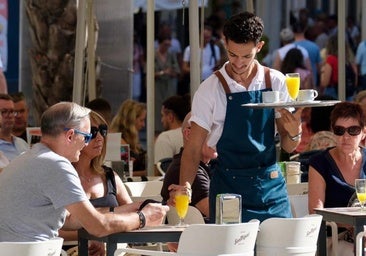 La otra cara del empleo: 250.000 despidos en seis días y trabajos de 40 jornadas