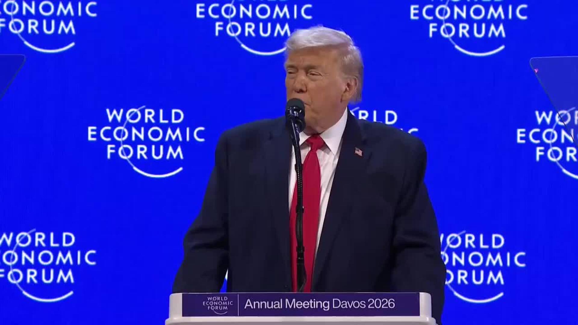 Trump saca pecho de sus logros económicos en su primer año de mandato