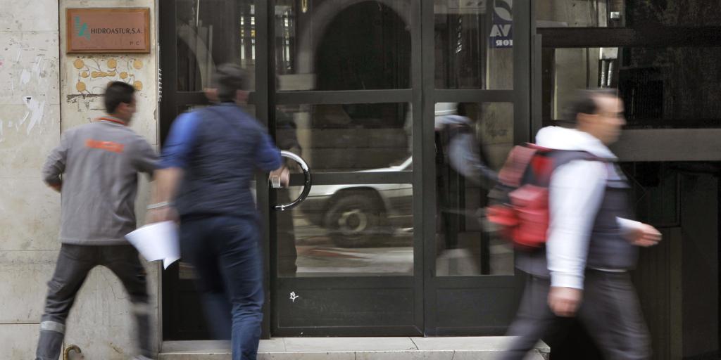 Condenan a una comunidad de vecinos a indemnizar a su conserje con 15.000 euros por calcular mal su despido