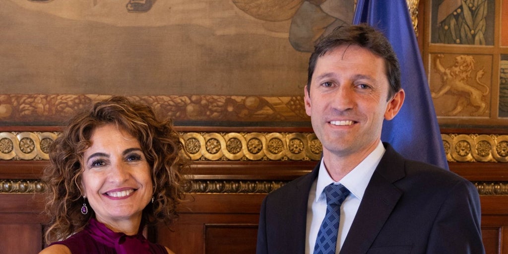 Montero requerirá 250 millones extra a País Vasco y Navarra para cuadrar las cuentas de su modelo de financiación