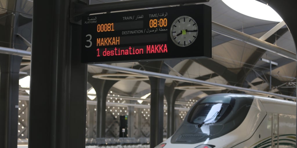 Indra suma y sigue: renueva por más de 130 millones su contrato para el AVE a La Meca