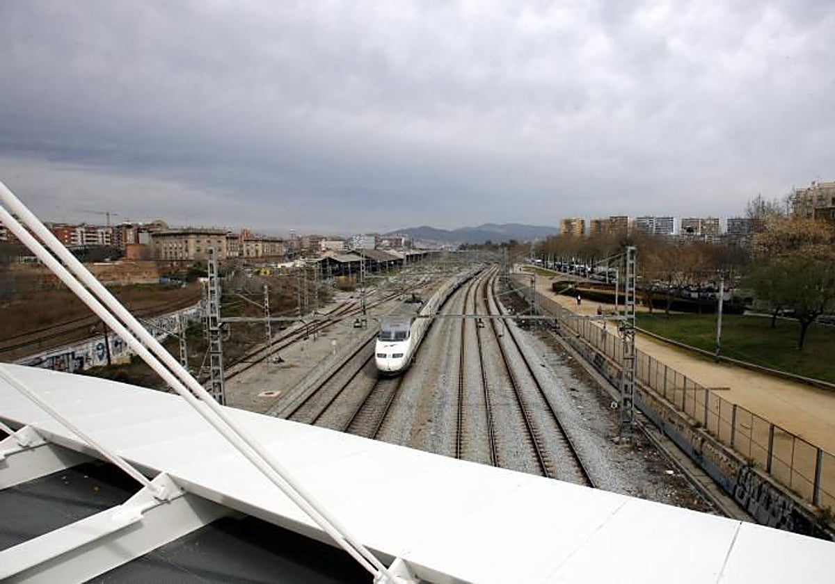 La demanda y los precios del AVE se hunden tras la tragedia de Adamuz mientras el puente aéreo agota los billetes
