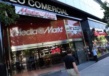 Ulusal Mahkeme H&M'e çalışanların çantalarını ve dolap aramalarını durdurma emri verdi