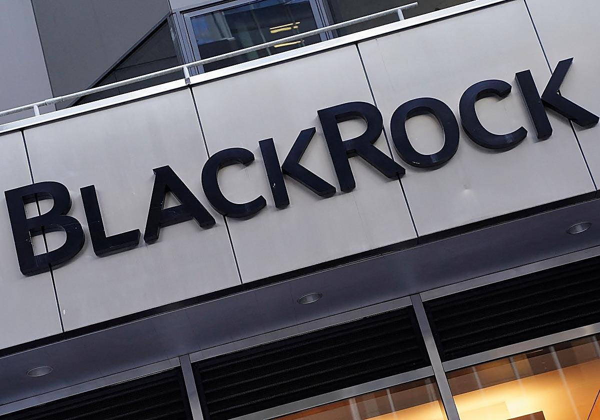Blackrock, bir yan kuruluştaki özel kredi fonlarının çekilmesini sınırlandırdıktan sonra borsada düştü