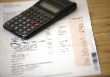 ¿Pueden subirme la luz sin avisar? ¿Cambio de tarifa ahora? Las dudas eléctricas que deja la guerra