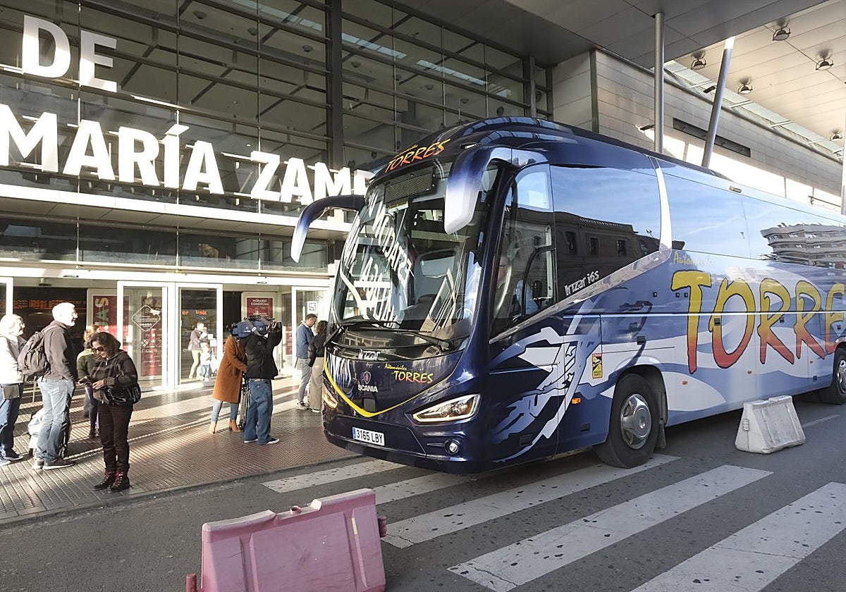 Revuelta en el autobús contra la empresa que quiere crear Renfe: «Deja fuera al 99% del sector»