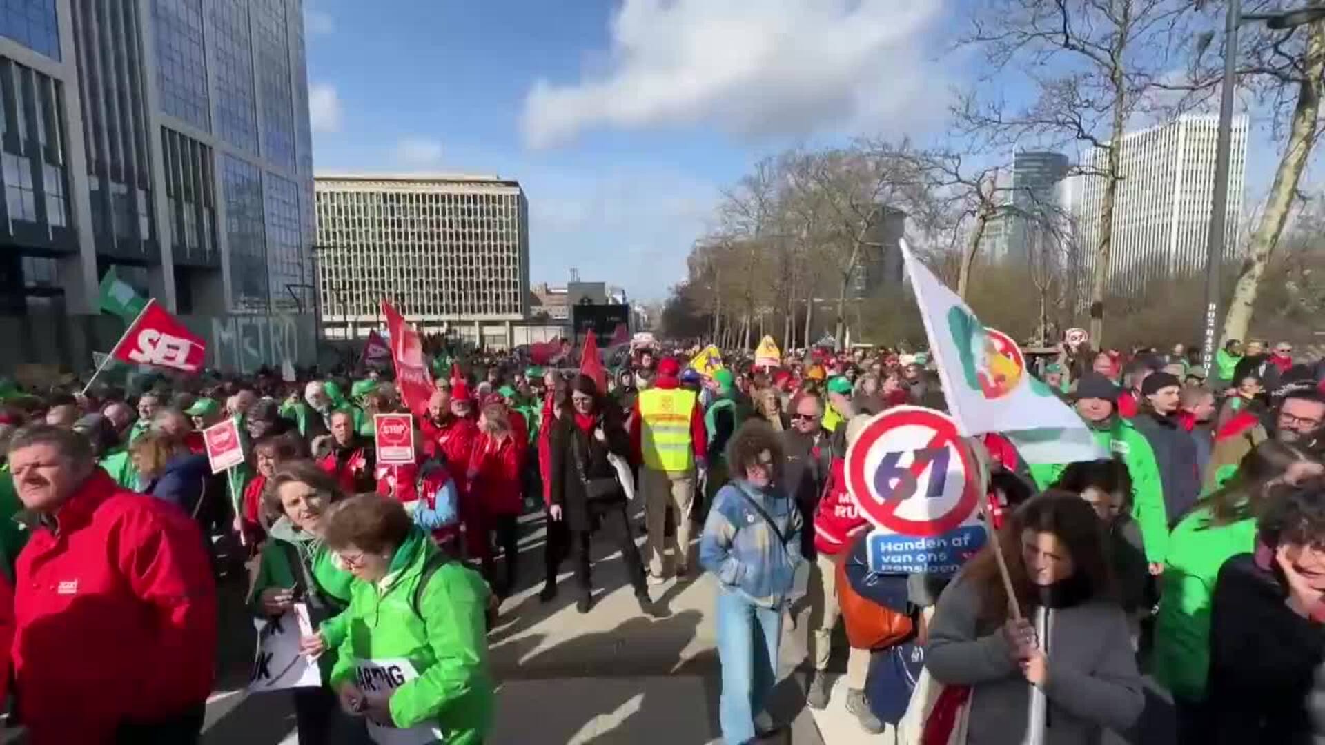 Miles de personas salen a la calle en Bruselas para protestar contra ...