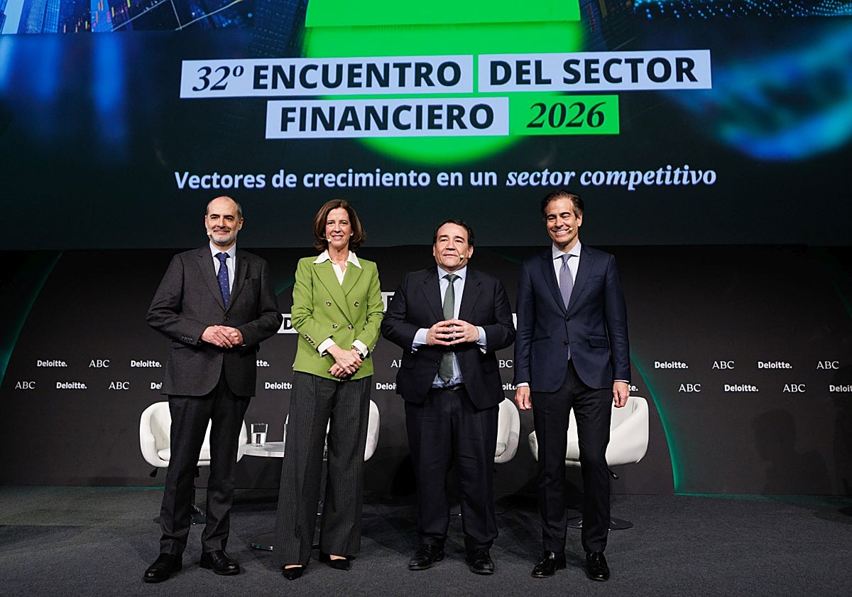 El ICO tranquiliza a las entidades: «Competir con los bancos privados ...